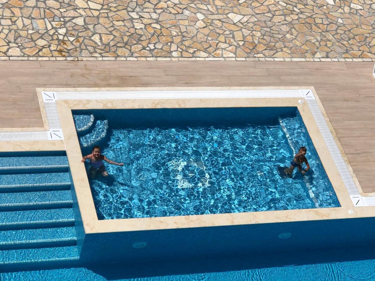 Metropolis Hotel Ulcinj Eksteriør billede